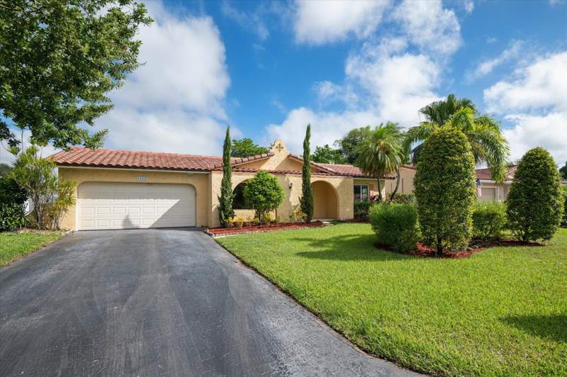 3 bedroom Single Family Residence at 11913 NW 31st Street, Coral Springs Country Club, Coral Springs — photo 3