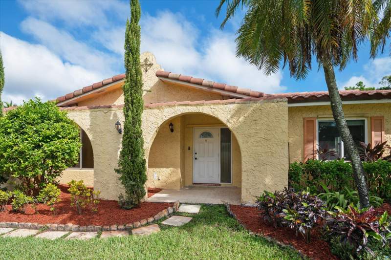 3 bedroom Single Family Residence at 11913 NW 31st Street, Coral Springs Country Club, Coral Springs — photo 2