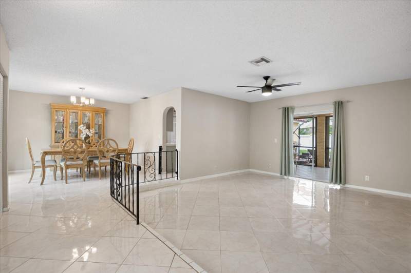 3 bedroom Single Family Residence at 11913 NW 31st Street, Coral Springs Country Club, Coral Springs — photo 4