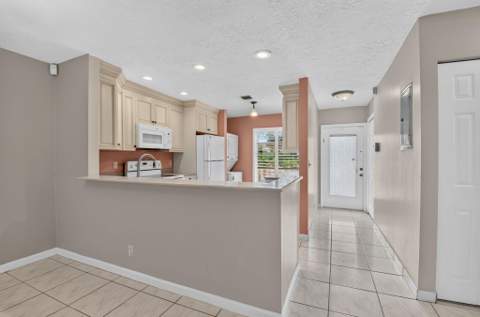 6789 Moonlit Drive, Delray Beach FL - photo 15 of 45