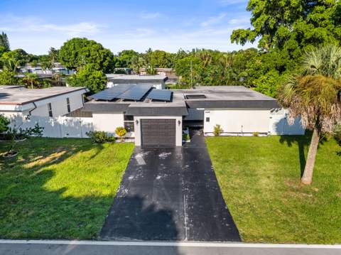 6408 Brookwood Boulevard, Tamarac FL - photo 6 of 75