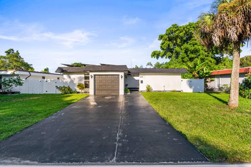 3 bedroom Single Family Residence at 6408 Brookwood Boulevard, Mainlands Of Tamarac Lakes, Tamarac — photo 5