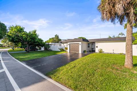 6408 Brookwood Boulevard, Tamarac FL - photo 7 of 75