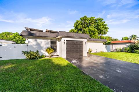 6408 Brookwood Boulevard, Tamarac FL - photo 14 of 75