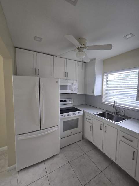 17 Cambridge A, West Palm Beach FL - photo 14 of 15