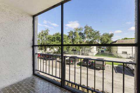 1794 NW 55th Avenue #203, Lauderhill FL - photo 6 of 17