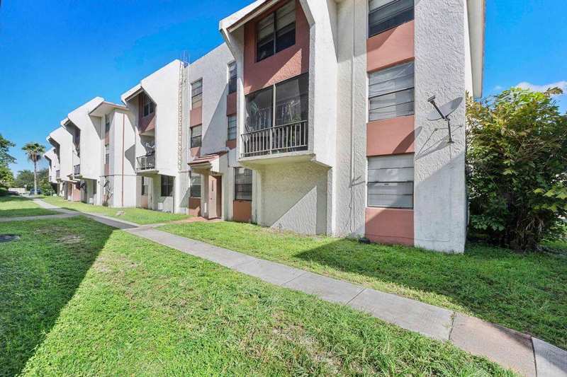 3 bedroom Condominium at 1794 NW 55th Avenue #203, Tree Garden Condo, Lauderhill — photo 1