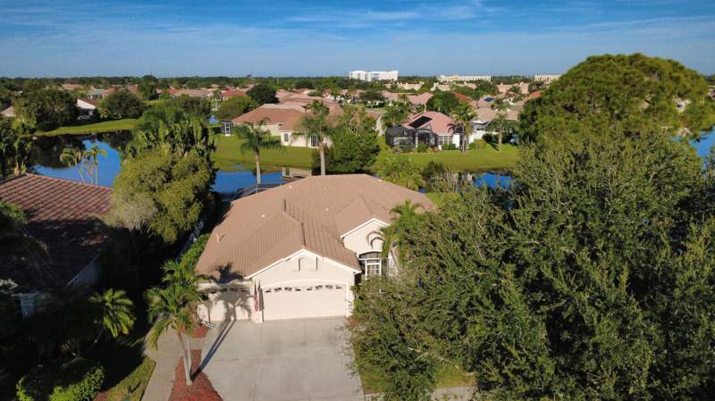 4 bedroom Single Family Residence at 909 SW Lake Charles Circle, Lake Charles Phase 1B, Port St. Lucie — photo 3