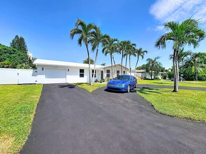 2 bedroom Single Family Residence at 2621 NE 51st Court, Coral Villas, Lighthouse Point — photo 1