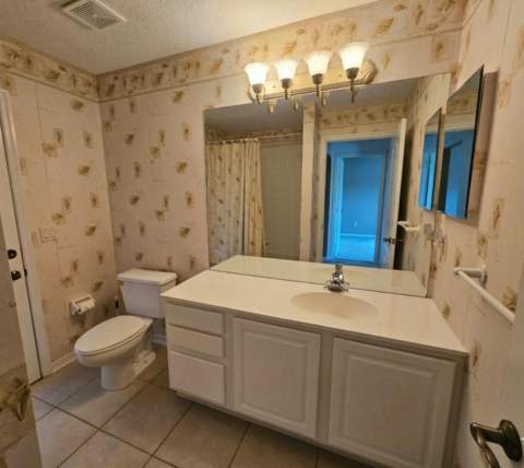 909 SW Lake Charles Circle, Port St. Lucie FL - photo 21 of 33