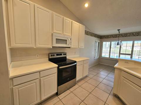 909 SW Lake Charles Circle, Port St. Lucie FL - photo 13 of 33