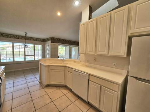 909 SW Lake Charles Circle, Port St. Lucie FL - photo 14 of 33
