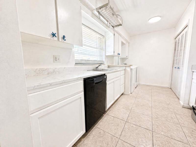 2 bedroom Villa at 4725 SE Teri Place, Southern Pines, Stuart — photo 2