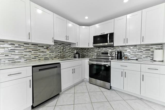 528 Burgundy K Avenue