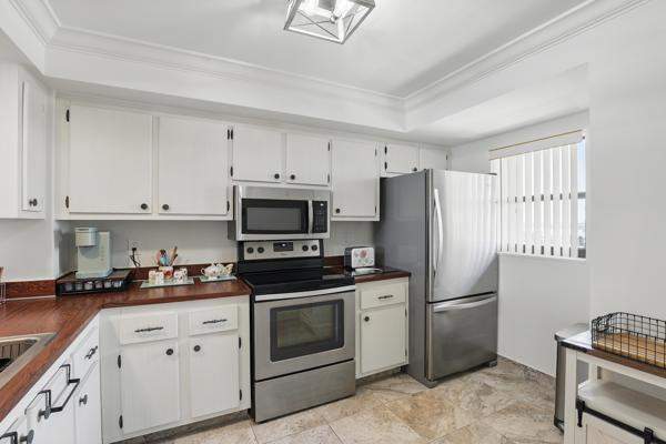 2 bedroom Condominium at 3200 N Highway A1A #1208, Sea Palms Condominium, Fort Pierce — photo 4