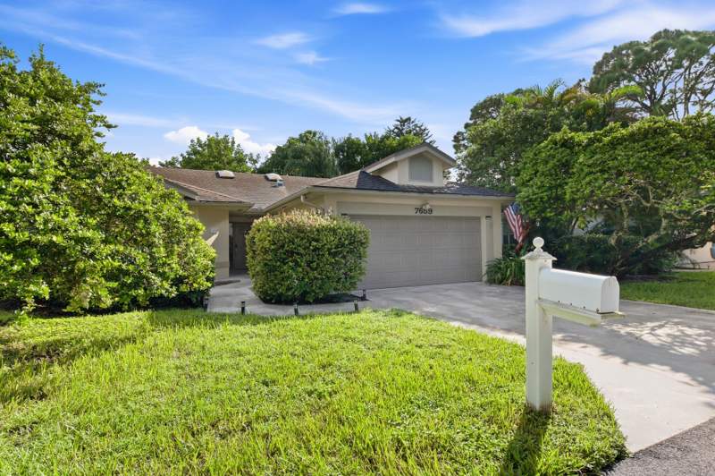 3 bedroom Single Family Residence at 7659 Kings Ride, Mnr Forest 3, Boynton Beach — photo 2