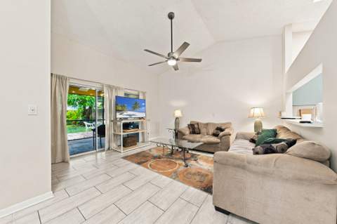 7659 Kings Ride, Boynton Beach FL - photo 8 of 45