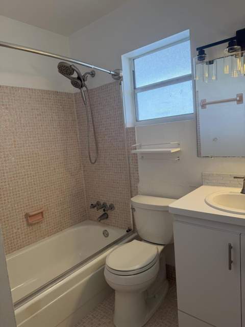 2101 NE 1st Court #203, Boynton Beach FL - photo 11 of 15