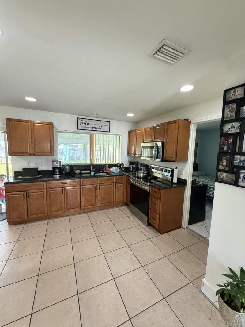 3 bedroom Single Family Residence at 662 SW Branford Drive, Port St Lucie Section 45, Port St. Lucie — photo 4