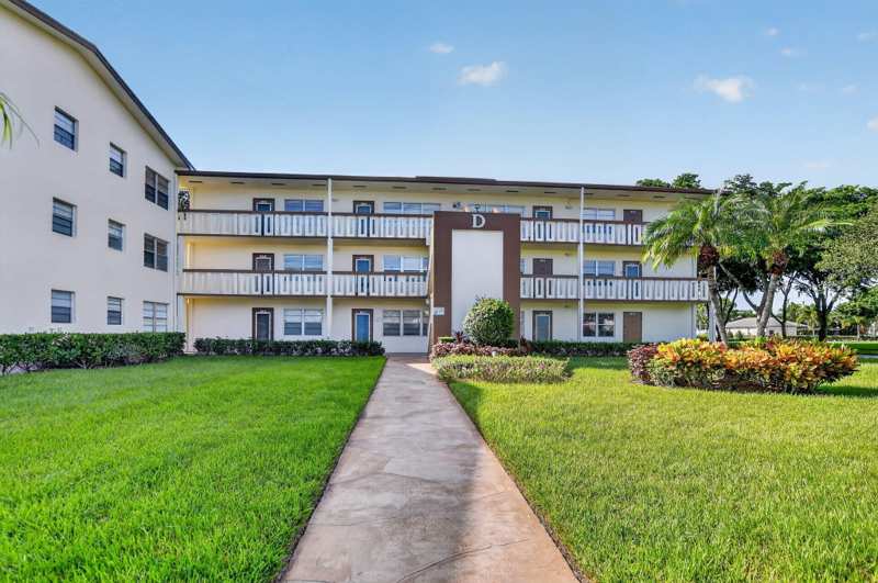 2 bedroom Condominium at 150 Mansfield D, Century Village, Boca Raton — photo 1
