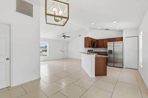 453 SW Columbus Drive, Port St. Lucie FL - photo 12 of 38