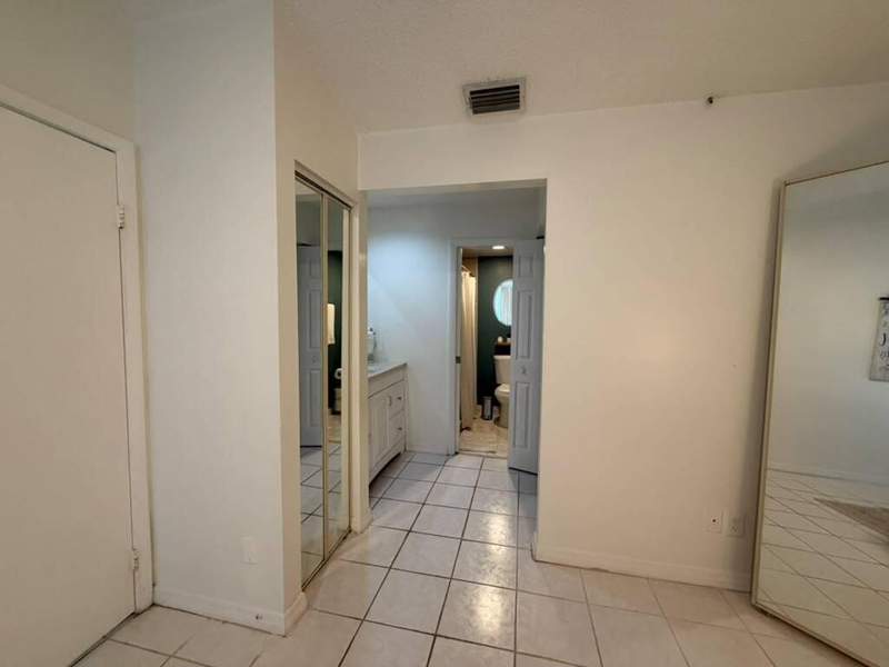 2 bedroom Townhouse at 1437 Royal Forest Court, Royal Forest Townhouses, West Palm Beach — photo 4