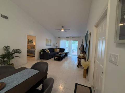 1437 Royal Forest Court, West Palm Beach FL - photo 13 of 51