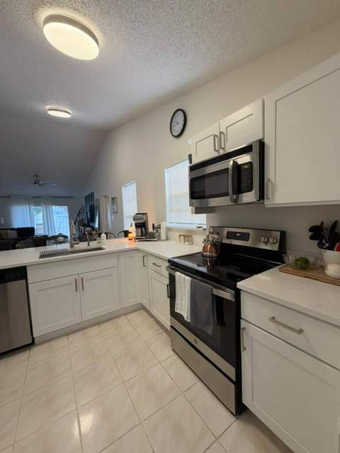 1437 Royal Forest Court, West Palm Beach FL - photo 21 of 51