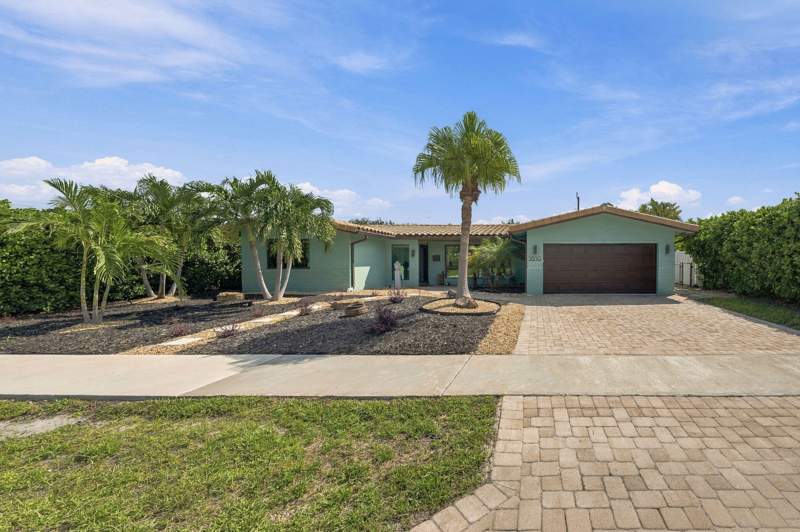 3 bedroom Single Family Residence at 5850 NE 21st Avenue, Imperial Point 3rd Sec, Fort Lauderdale — photo 2