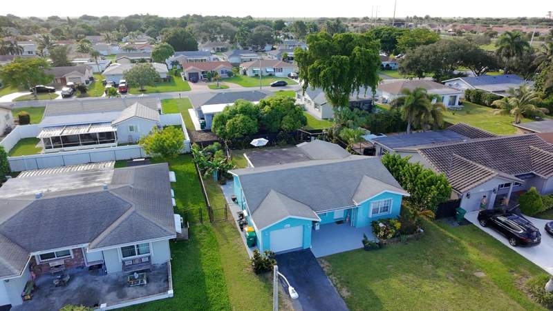 2 bedroom Single Family Residence at 8201 NW 103rd Avenue, Westwood Community 6, Tamarac — photo 2