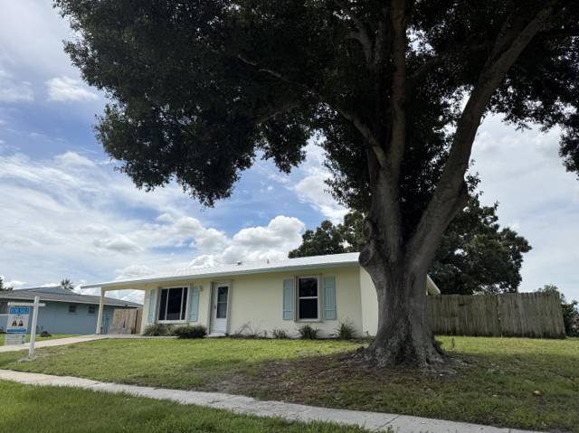 142 NE BRACKEN Road