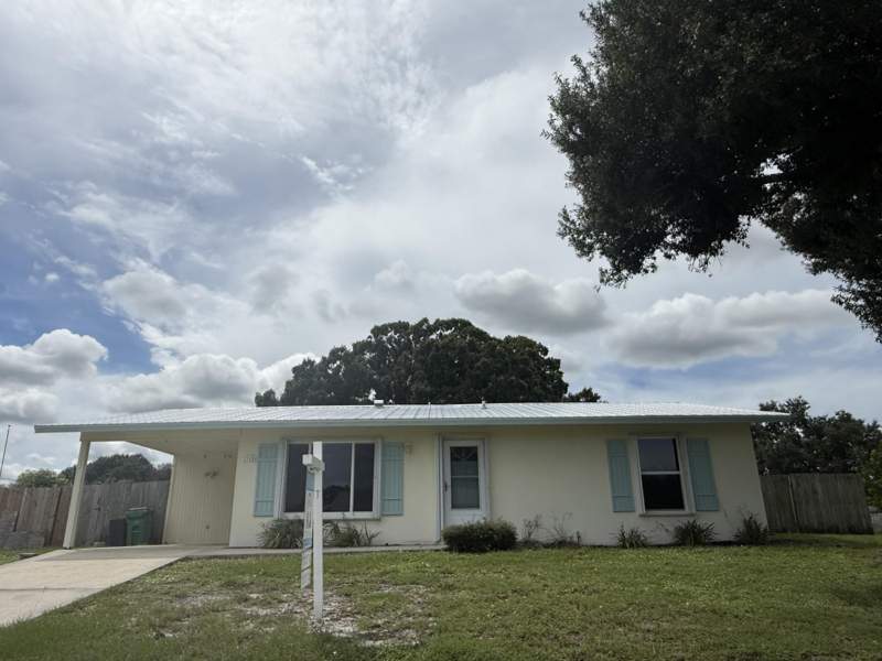 2 bedroom Single Family Residence at 142 NE Bracken Road, River Park Unit 9 Part C, Port St. Lucie — photo 2