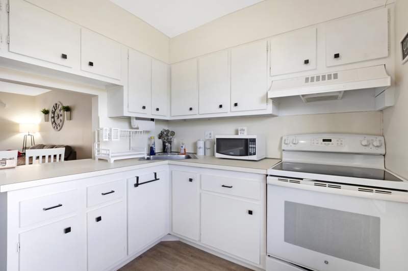 1 bedroom Condominium at 6091 NW 61st Avenue #307, Bermuda Club Five Condo, Tamarac — photo 2