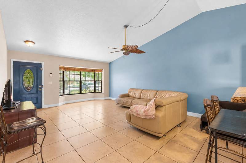 4 bedroom Single Family Residence at 2872 NW 95th Avenue, Vestal Subdivision, Coral Springs — photo 3