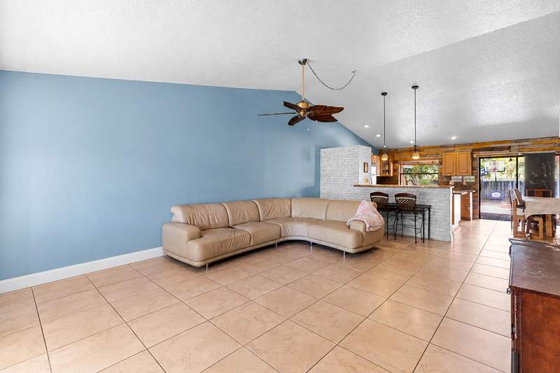 4 bedroom Single Family Residence at 2872 NW 95th Avenue, Vestal Subdivision, Coral Springs — photo 4