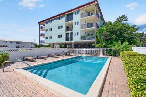 180 SE 20th Avenue #403, Deerfield Beach FL - photo 9 of 65