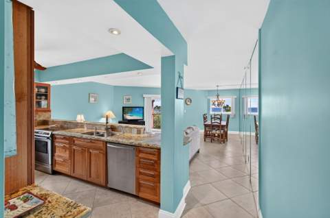 180 SE 20th Avenue #403, Deerfield Beach FL - photo 19 of 65