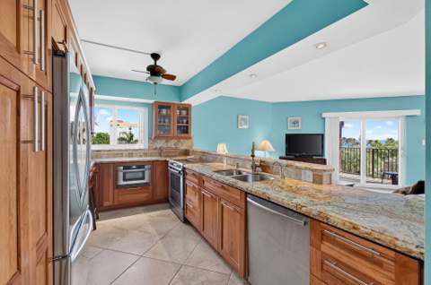 180 SE 20th Avenue #403, Deerfield Beach FL - photo 20 of 65