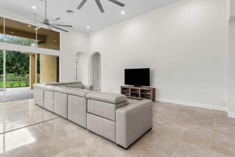 8126 Valhalla Drive, Delray Beach FL - photo 13 of 85
