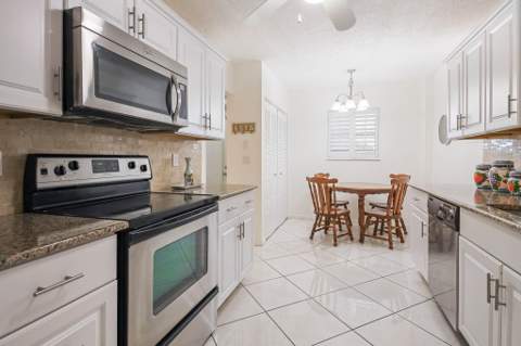 6850 10th Avenue #206, Lake Worth FL - photo 7 of 30