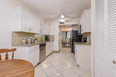 6850 10th Avenue #206, Lake Worth FL - photo 8 of 30