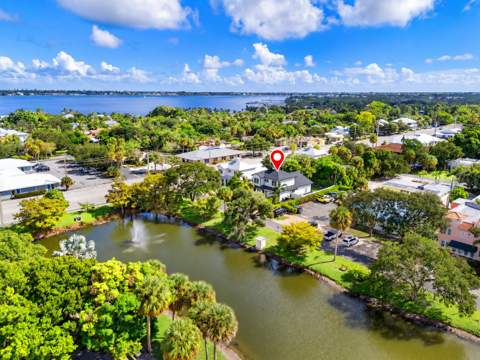 405 SE Coconut Avenue, Stuart FL - photo 6 of 47