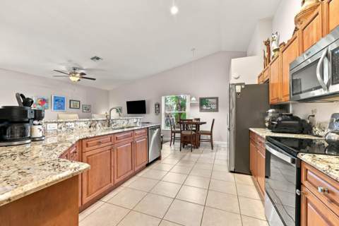 4788 Cypress Drive, Boynton Beach FL - photo 13 of 37