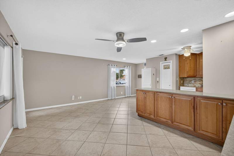 1 bedroom Condominium at 221 Coventry J, Coventry Condo, West Palm Beach — photo 5