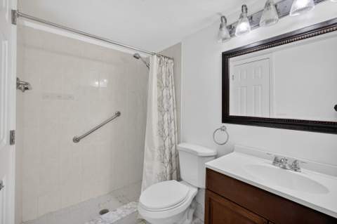 221 Coventry J, West Palm Beach FL - photo 18 of 52