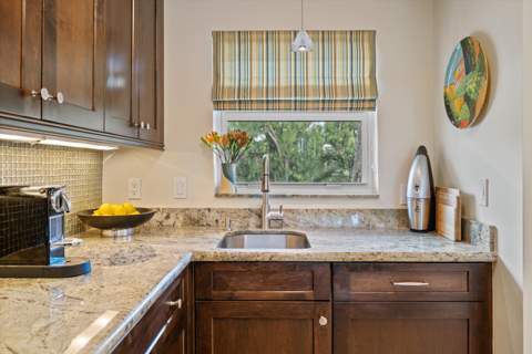 139 Sunrise Avenue #205, Palm Beach FL - photo 8 of 31