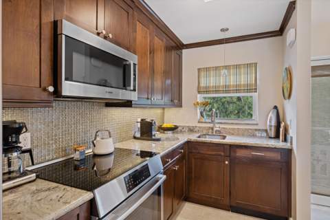 139 Sunrise Avenue #205, Palm Beach FL - photo 9 of 31