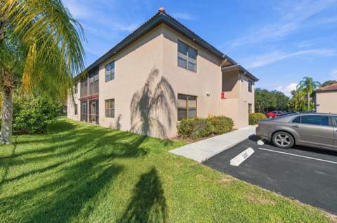 2446 SE Garden Terrace #302, Port St. Lucie FL - photo 24 of 40