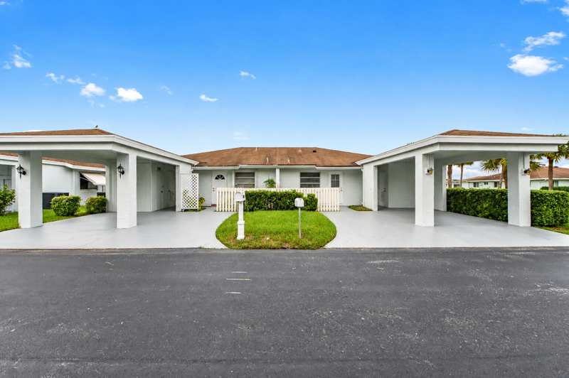 2 bedroom Villa at 6801 Moonlit Drive, Camelot Village, Delray Beach — photo 1