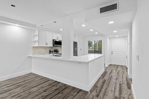 6585 Kensington Lane #Apt 207, Delray Beach FL - photo 8 of 26